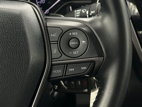 Used 2021 Toyota Camry SE image 6