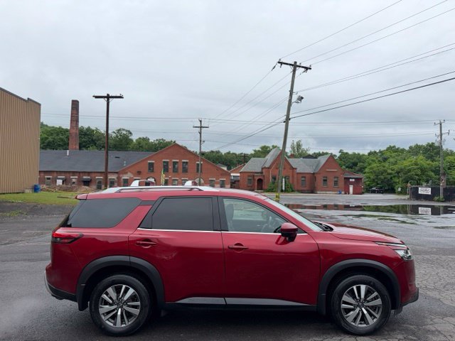 Used 2023 Nissan Pathfinder SL AWD/4WD image 4