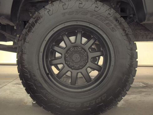 Used 2024 Ford F350 Lariat w/ Black Appearance Package image 6