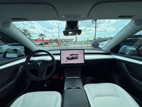Used 2022 Tesla Model Y Long Range AWD/4WD image 18