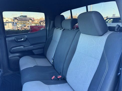 Used 2021 Toyota Tacoma TRD Off-Road w/ Technology Package image 29