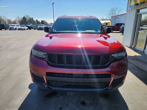Used 2024 Jeep Grand Cherokee L Altitude AWD/4WD image 10