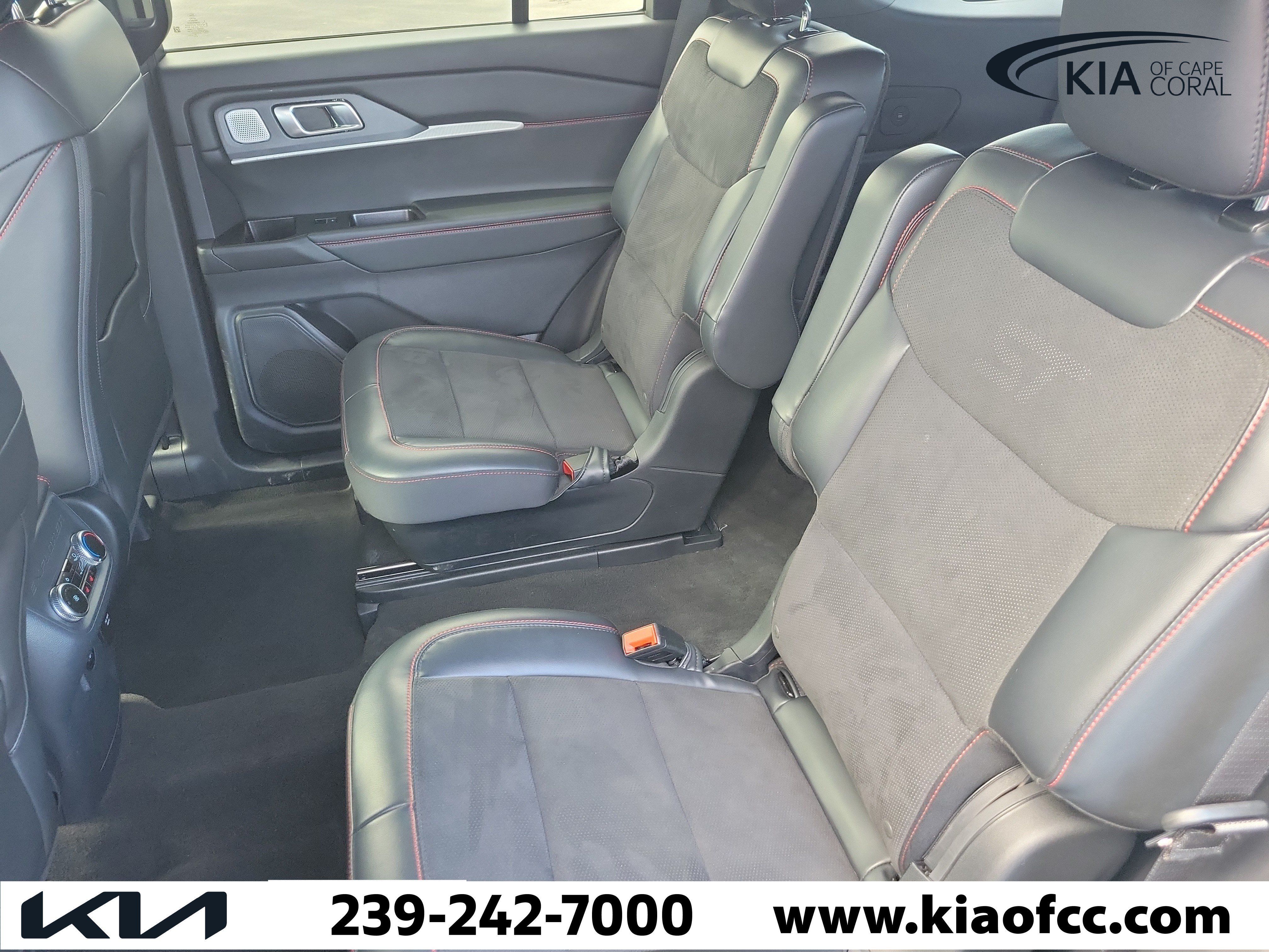 Used 2025 Ford Explorer ST w/ Sun And Sound Package RWD image 13