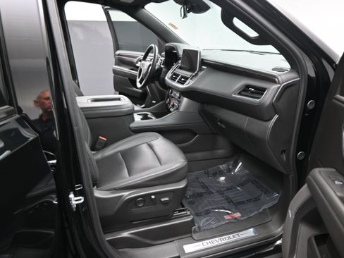Used 2024 Chevrolet Tahoe Z71 w/ Luxury Package AWD/4WD image 21