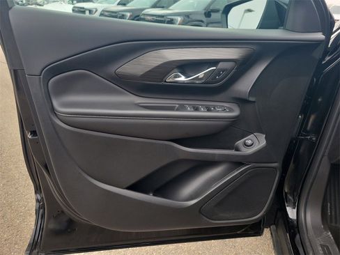 Used 2023 GMC Terrain SLE w/ Driver Convenience Package image 19