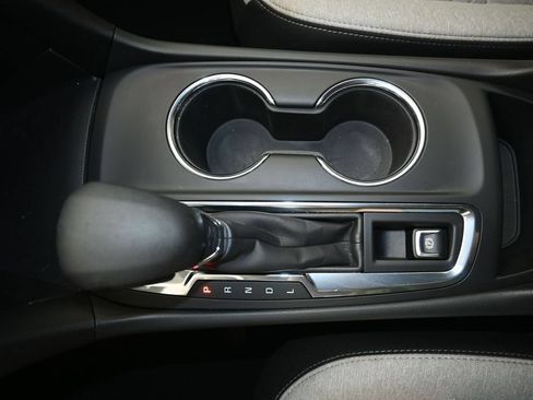 Used 2023 Chevrolet Equinox LS w/ LS Convenience Package FWD image 17