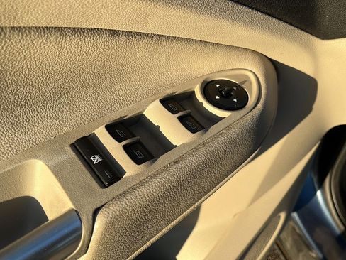 Used 2018 Ford Escape SEL image 11