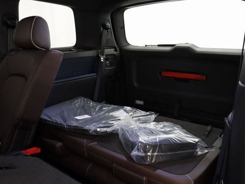 New 2025 Volkswagen ID. Buzz Pro S image 18