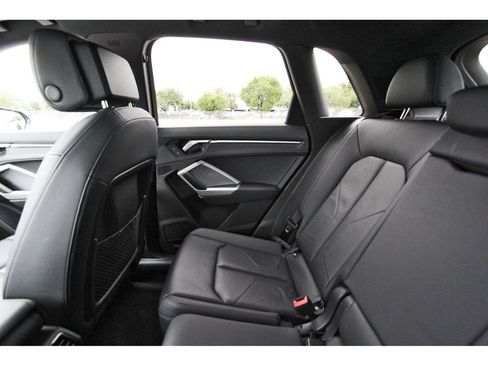 Used 2025 Audi Q3 2.0T Premium AWD/4WD image 12