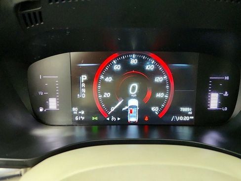 Used 2019 Volvo XC60 T5 Momentum w/ Premium Package image 14
