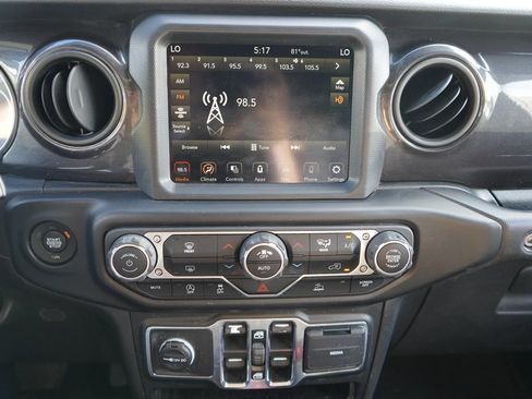 Used 2021 Jeep Gladiator Sport AWD/4WD image 12