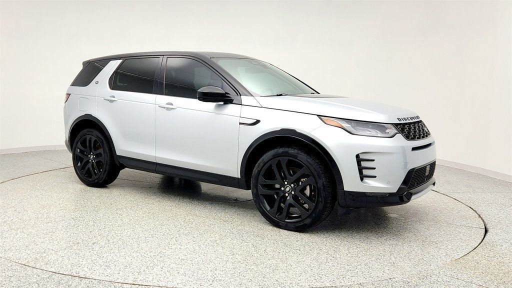 Used 2025 Land Rover Discovery Sport Dynamic SE AWD/4WD image 3