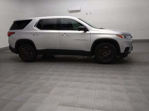 Used 2020 Chevrolet Traverse LS FWD image 11