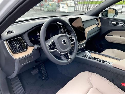 New 2026 Volvo XC60 B5 Plus w/ Protection Package Premier image 8