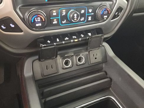 Used 2019 GMC Sierra 2500 SLT w/ Duramax Plus Package AWD/4WD image 16