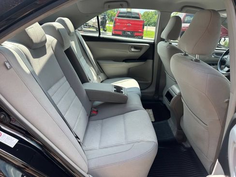 Used 2016 Toyota Camry LE FWD image 29