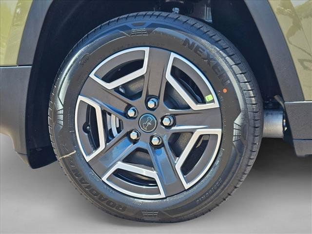 Used 2026 Jeep Cherokee Limited AWD/4WD image 11