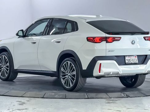 Used 2025 BMW X2 xDrive28i w/ Technology Package AWD/4WD image 6