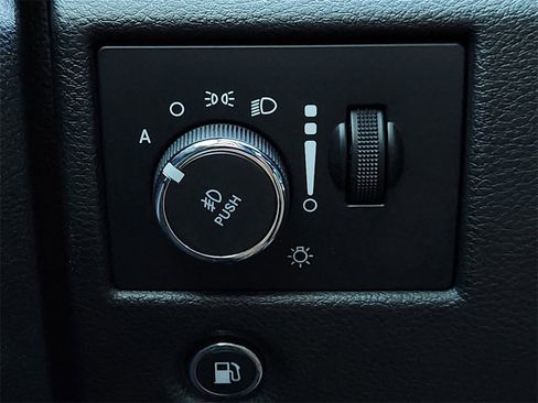 Used 2019 Jeep Grand Cherokee Limited w/ Luxury Group II image 22