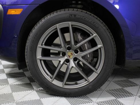 Used 2023 Porsche Macan image 30
