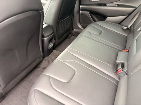 Used 2025 Hyundai Elantra Limited FWD image 14