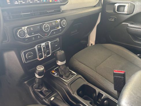 Used 2025 Jeep Wrangler Unlimited Sport AWD/4WD image 40