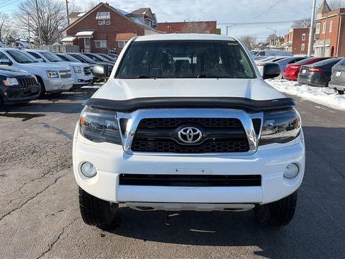 Used 2011 Toyota Tacoma 4x4 Double Cab image 2