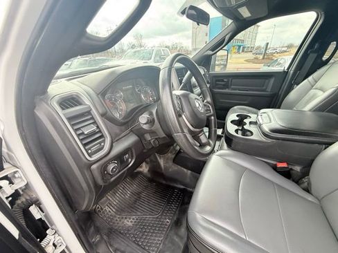 Used 2024 RAM 3500 Tradesman w/ Chrome Appearance Group image 17