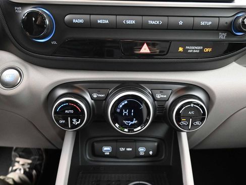 New 2026 Hyundai Venue SEL FWD image 9