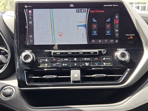 Used 2022 Toyota Highlander Platinum image 17