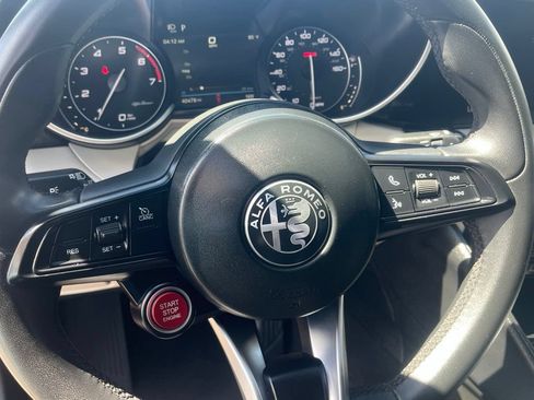 Used 2020 Alfa Romeo Giulia RWD image 7