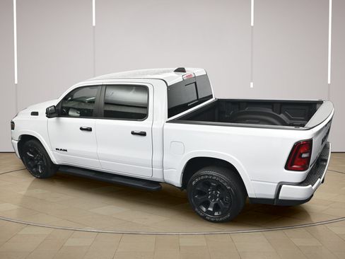 Used 2025 RAM 1500 Big Horn AWD/4WD image 34