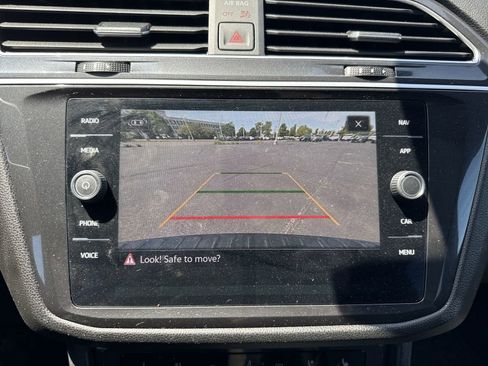 Used 2024 Volkswagen Tiguan SEL R-Line AWD/4WD image 19