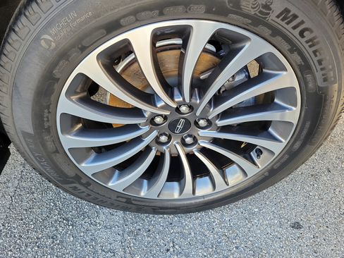 Certified 2021 Lincoln Aviator Reserve w/ Equipment Group 201A RWD image 6