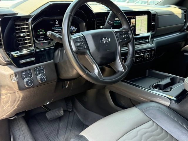 Used 2024 Chevrolet Silverado 2500 ZR2 w/ Technology Package AWD/4WD image 12