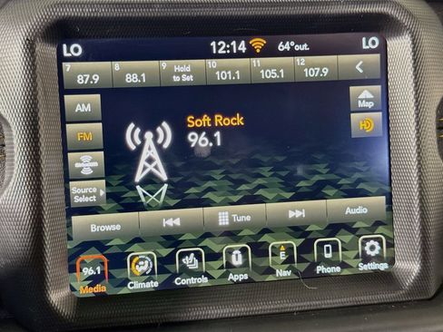 Used 2023 Jeep Wrangler Unlimited Sahara AWD/4WD image 37