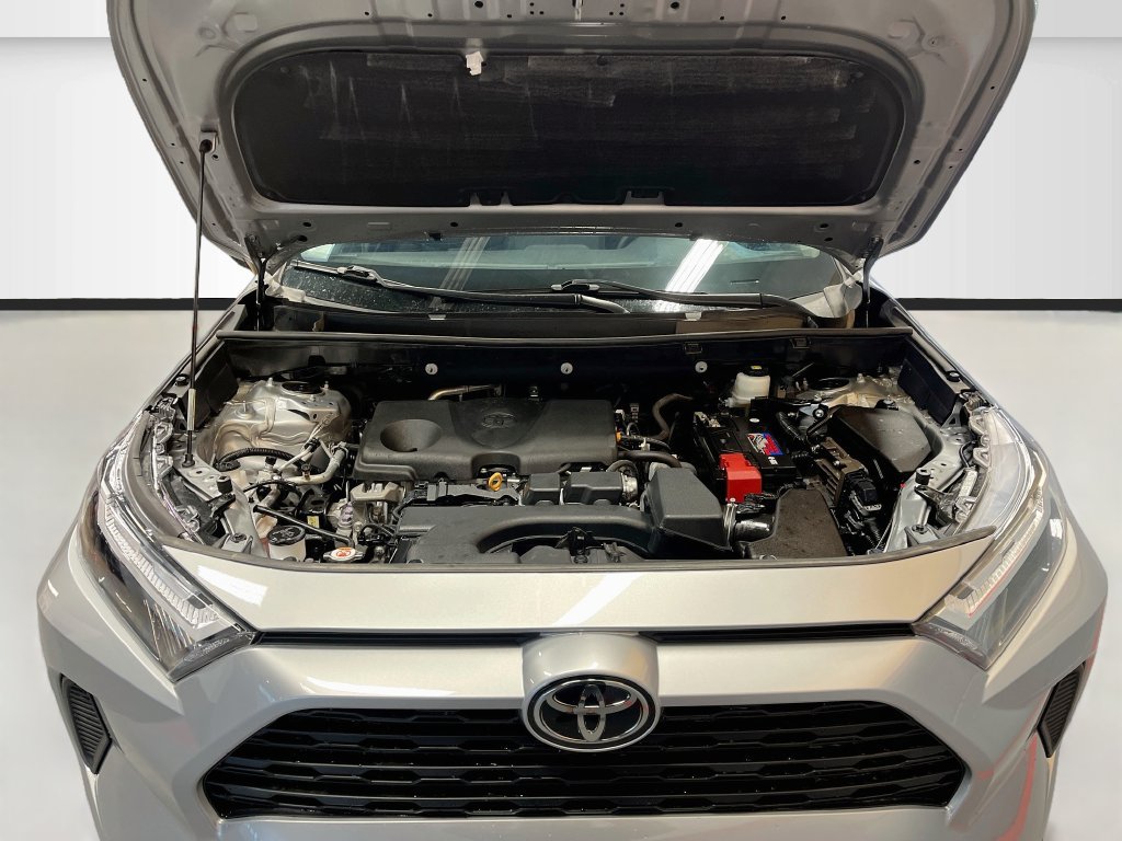 Used 2024 Toyota RAV4 XLE AWD/4WD image 29