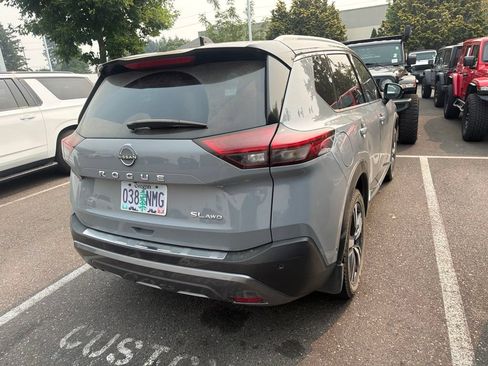 Used 2023 Nissan Rogue SL w/ SL Premium Package AWD/4WD image 3