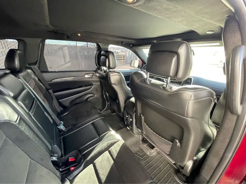 Used 2016 Jeep Grand Cherokee SRT image 25