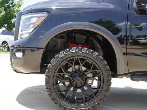 Used 2024 Nissan Titan PRO-4X w/ Pro-4x Convenience Package AWD/4WD image 5