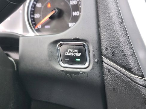 Used 2021 GMC Acadia SLT image 23