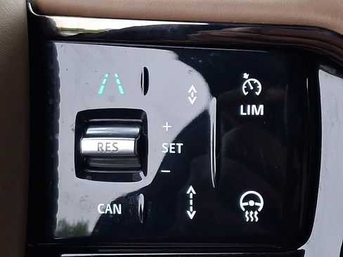 Used 2025 Land Rover Range Rover Sport Dynamic SE AWD/4WD image 23