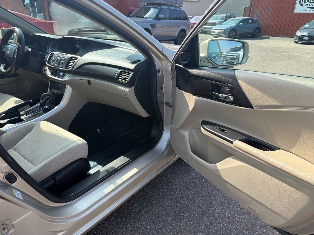 Used 2014 Honda Accord EX image 16