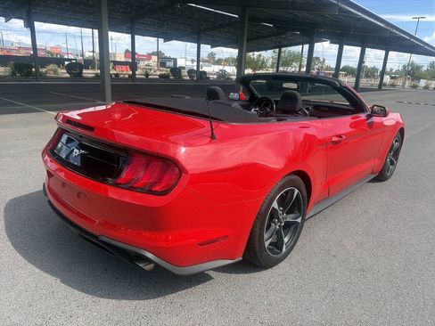 Used 2020 Ford Mustang Convertible RWD image 14