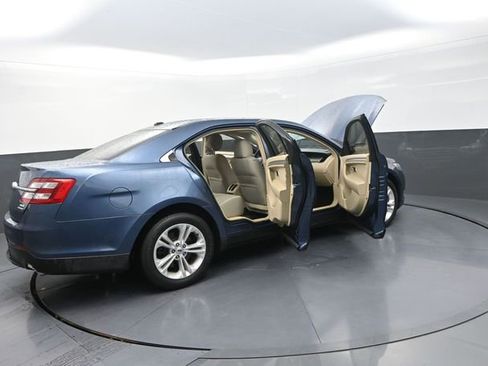 Used 2018 Ford Taurus SEL image 44