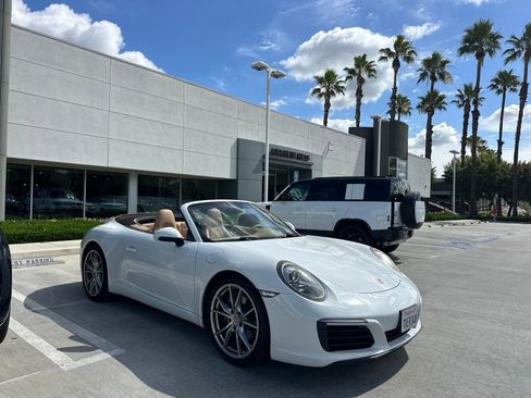 Used 2017 Porsche 911 Carrera RWD image 2