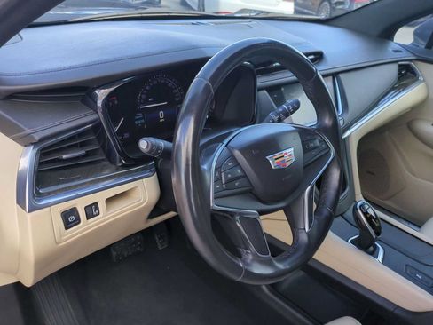 Used 2018 Cadillac XT5 FWD image 10