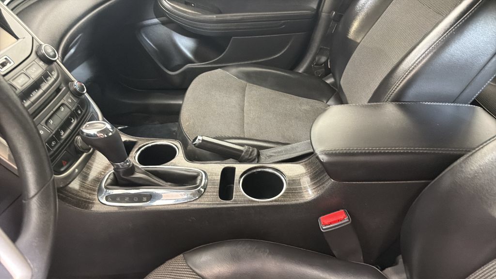 Used 2015 Chevrolet Malibu LT w/ Power Convenience Package FWD image 25