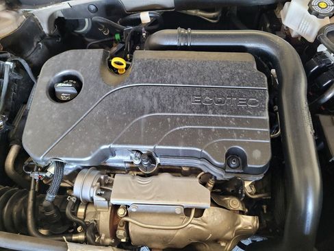 Used 2024 Chevrolet Malibu LT FWD image 30