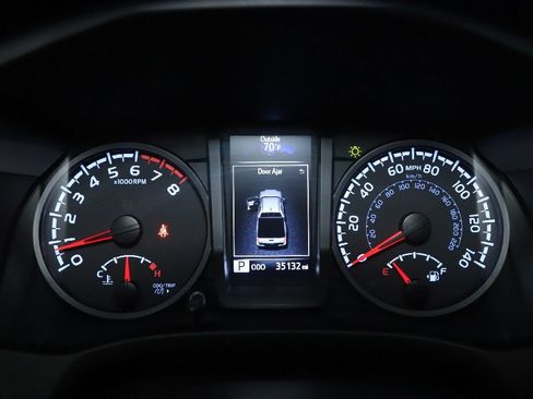 Used 2023 Toyota Tacoma SR AWD/4WD image 23